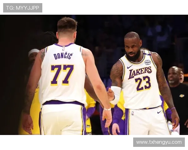 湖人队新赛季备战全面展开 詹姆斯领衔阵容目标冲击总冠军